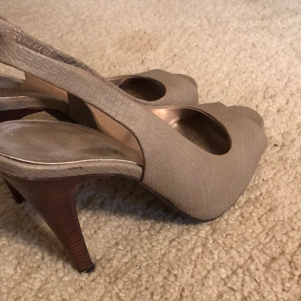 Beautiful heels - Picture 3 of 3